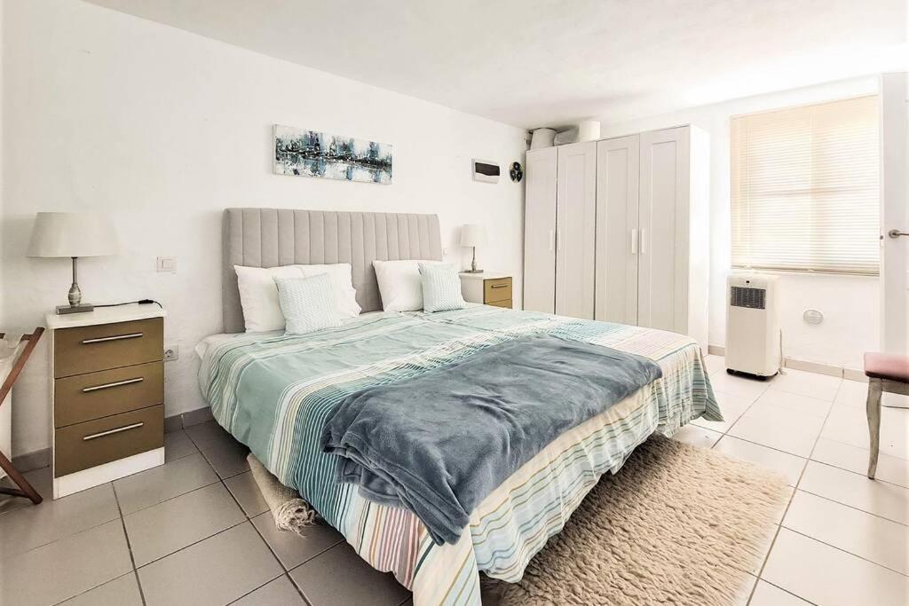 Stunning Sea View Villa With 6 Bedrooms & Heated Pool - Villa Renaissance Playa Blanca  Zimmer foto