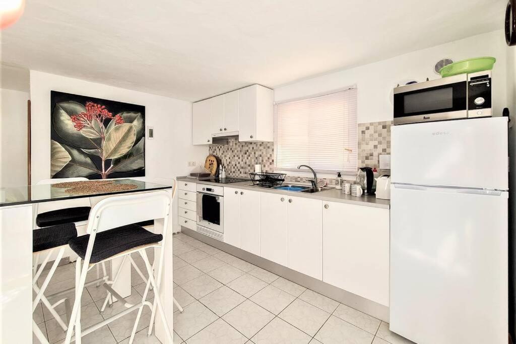 Stunning Sea View Villa With 6 Bedrooms & Heated Pool - Villa Renaissance Playa Blanca  Zimmer foto
